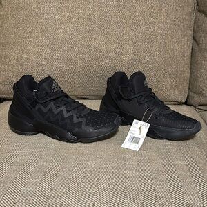 NWT Adidas Bounce DON Issue 2 Basketball GX0041 Lace up All Black Sneaker/Shoe 6